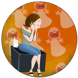 Femme assise avec un baby-phone près d'elle, se bouchant les oreilles pour échapper aux cris de son bébé