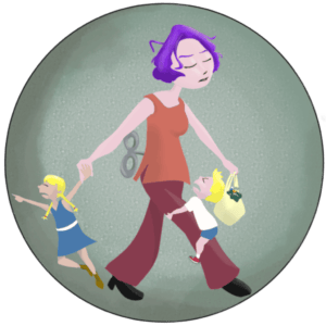 Femme avec clé dans le dos, faisant ses courses avec ses deux enfants aggripé·es à elle