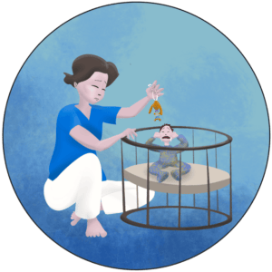 Mère fatiguée agitant un hochet pour calmer son bébé qui pleure, assis dans un parc